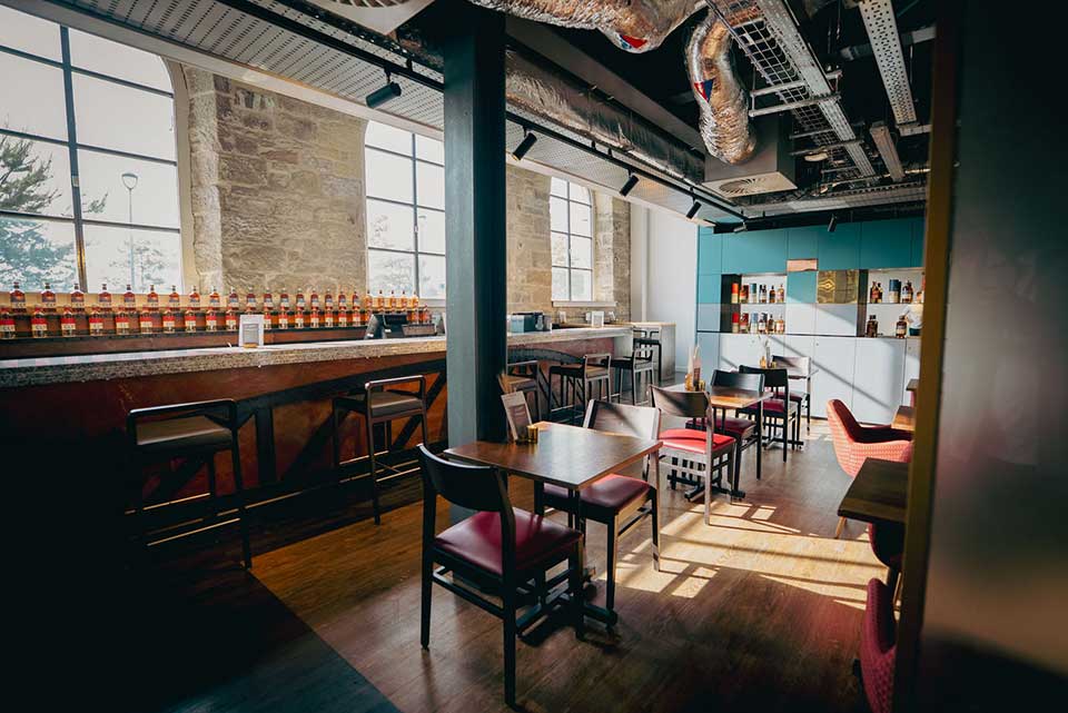 Clydeside Distillery Whisky Bar